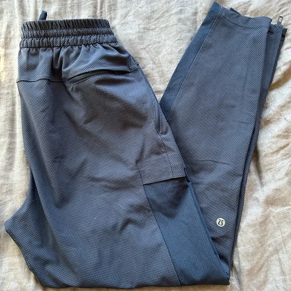 Lululemon “Utilitech” pant - Picture 2 of 7